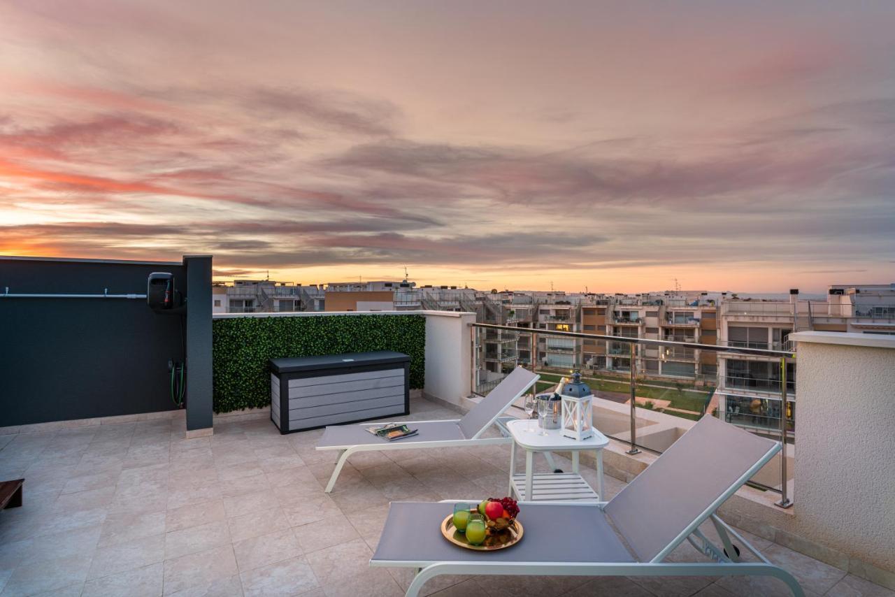 La Zenia Cocoon - Luxury Penthouse With Jacuzzi, 2 Pools, Indoor Heated Pool, Sauna, Gym, Playstation Dehesa de Campoamor (Orihuela Costa) Exterior foto