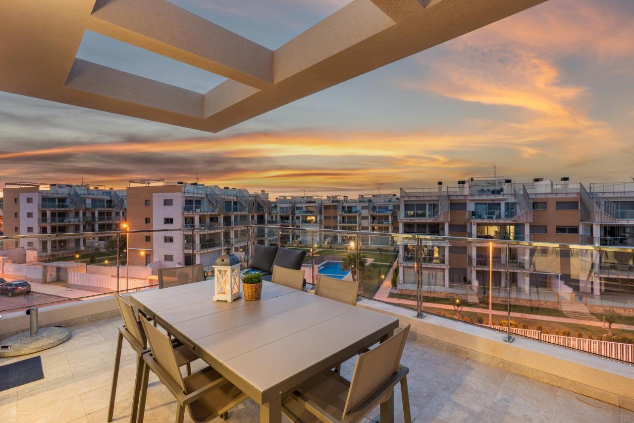 La Zenia Cocoon - Luxury Penthouse With Jacuzzi, 2 Pools, Indoor Heated Pool, Sauna, Gym, Playstation Dehesa de Campoamor (Orihuela Costa) Exterior foto
