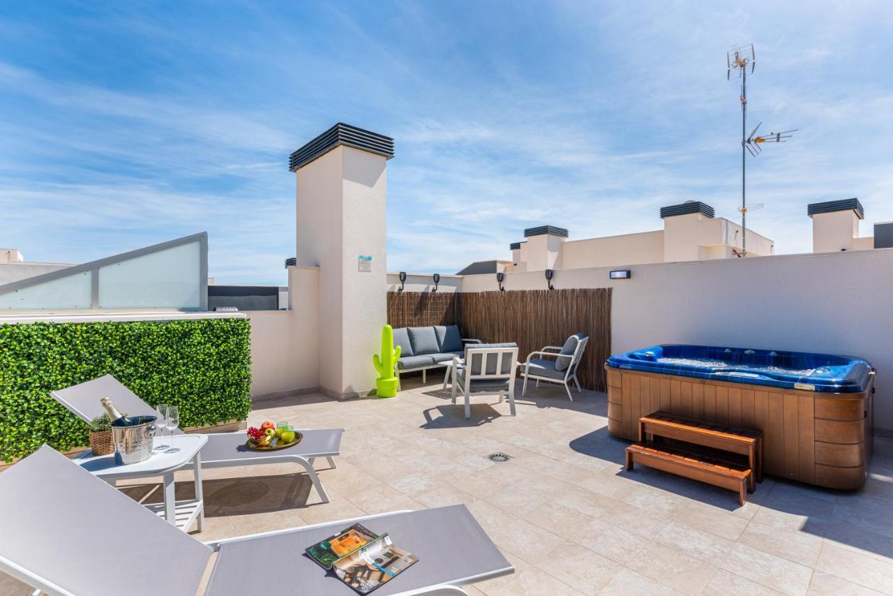 La Zenia Cocoon - Luxury Penthouse With Jacuzzi, 2 Pools, Indoor Heated Pool, Sauna, Gym, Playstation Dehesa de Campoamor (Orihuela Costa) Exterior foto