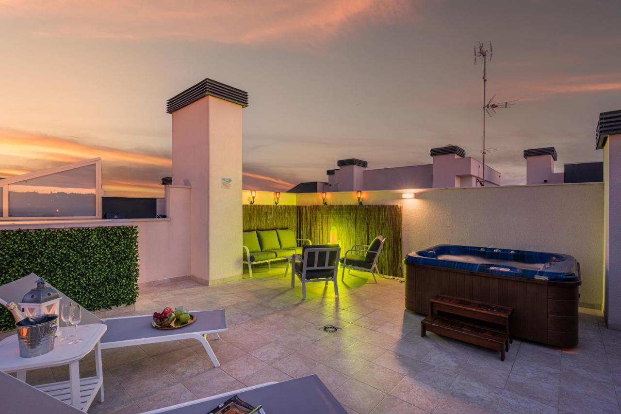 La Zenia Cocoon - Luxury Penthouse With Jacuzzi, 2 Pools, Indoor Heated Pool, Sauna, Gym, Playstation Dehesa de Campoamor (Orihuela Costa) Exterior foto